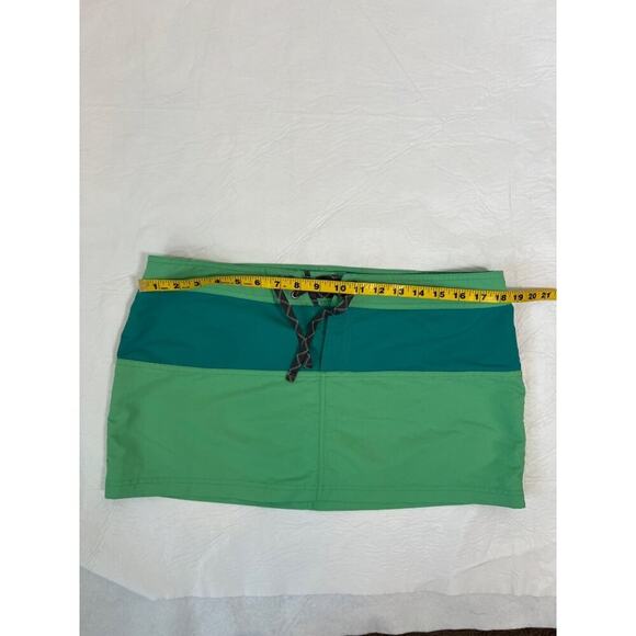 PATAGONIA WOMENS BOARD SKIRTIE MULTIPLE SIZES 2 AND 14 GREEN - Picture 8 of 11